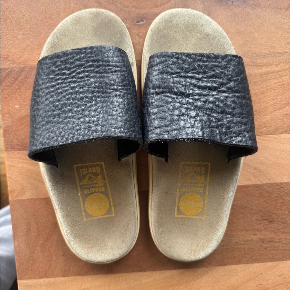 Black sandals “Island Slippers” soft leather, super comfy